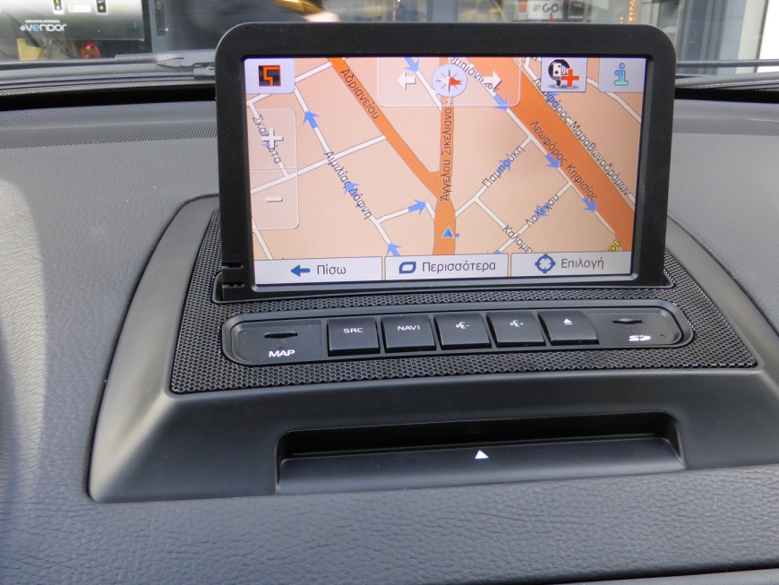 Εγκατάσταση οθόνης και κάμερας οπισθοπορείας σε Volvo XC90