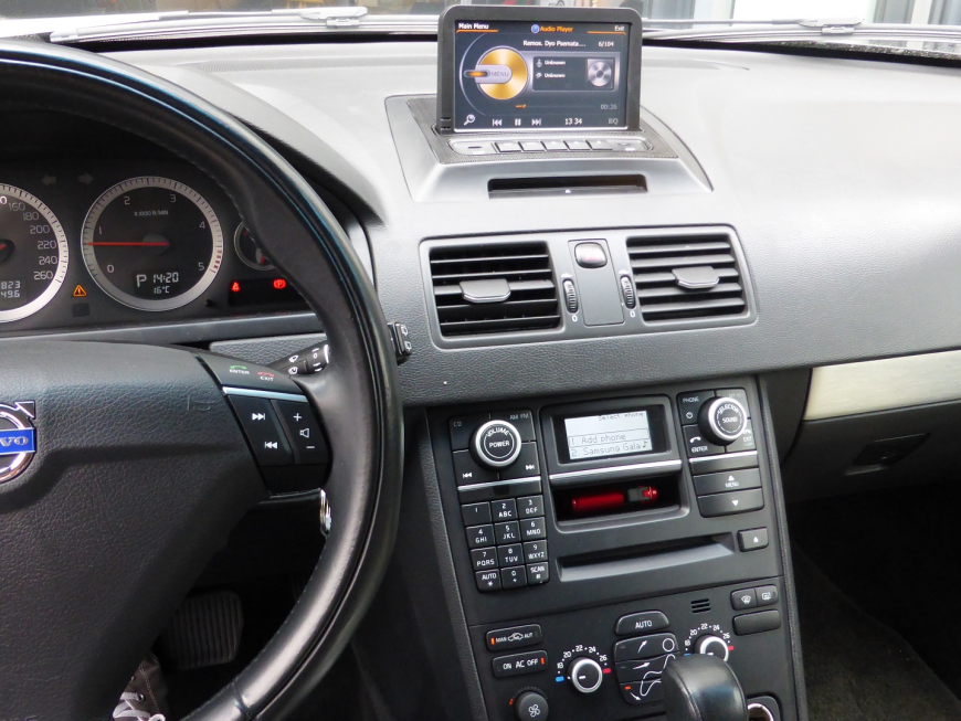 Εγκατάσταση οθόνης και κάμερας οπισθοπορείας σε Volvo XC90