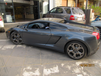 Εγκατάσταση 2Din Kenwood οθόνης,Rear Camera & Ηχητική αναβάθμιση σε Lamborghini Gallardo 