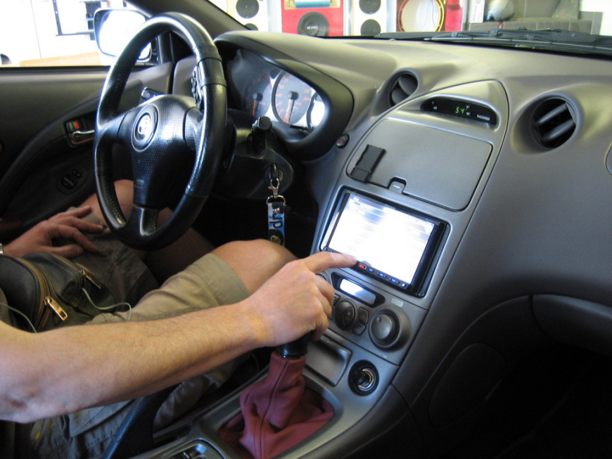 Εγκατάσταση οθόνης 2Din Pioneer σε Toyota Celica