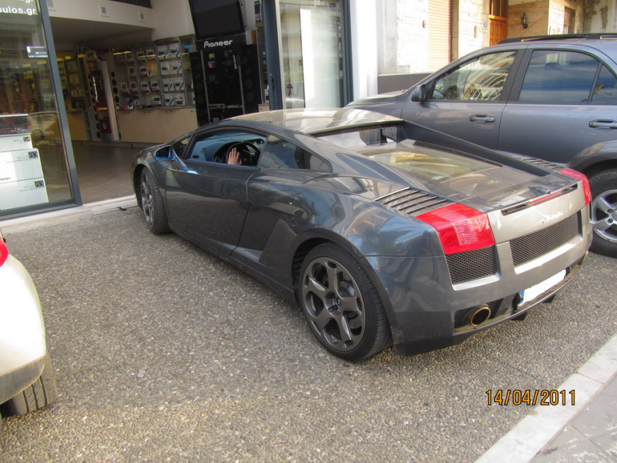 Εγκατάσταση 2Din Kenwood οθόνης,Rear Camera & Ηχητική αναβάθμιση σε Lamborghini Gallardo 