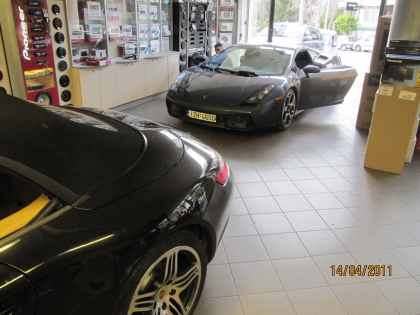 Εγκατάσταση 2Din Kenwood οθόνης,Rear Camera & Ηχητική αναβάθμιση σε Lamborghini Gallardo 