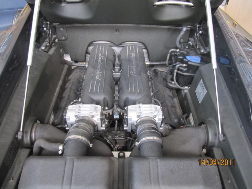 Εγκατάσταση 2Din Kenwood οθόνης,Rear Camera & Ηχητική αναβάθμιση σε Lamborghini Gallardo 