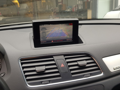 Αναβάθμιση εργοστασιακής οθόνης με Wireless Apple CarPlay/Android Auto σε Audi Q3 8U