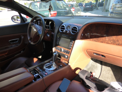 Εγκατάσταση Video in motion σε Bentley Continental CT