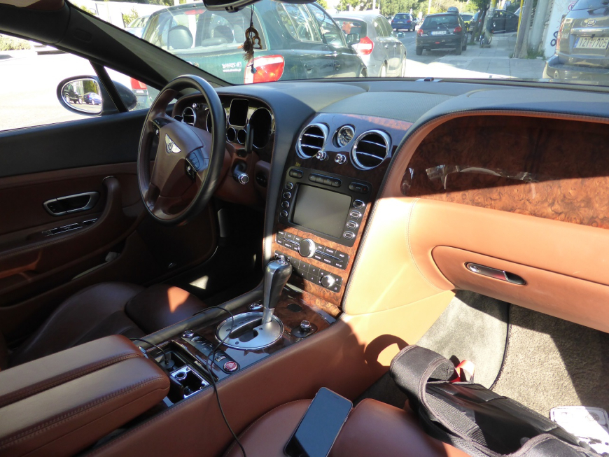 Εγκατάσταση Video in motion σε Bentley Continental CT