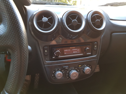 Εγκατάσταση R/CD Pioneer & Ηχείων Focal σε Ferrari F-430