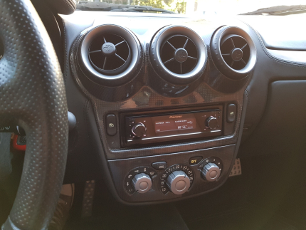 Εγκατάσταση R/CD Pioneer & Ηχείων Focal σε Ferrari F-430