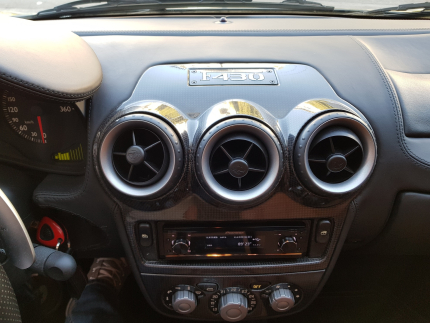 Εγκατάσταση R/CD Pioneer & Ηχείων Focal σε Ferrari F-430