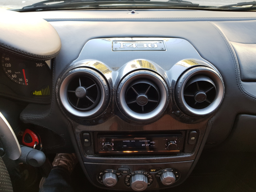 Εγκατάσταση R/CD Pioneer & Ηχείων Focal σε Ferrari F-430