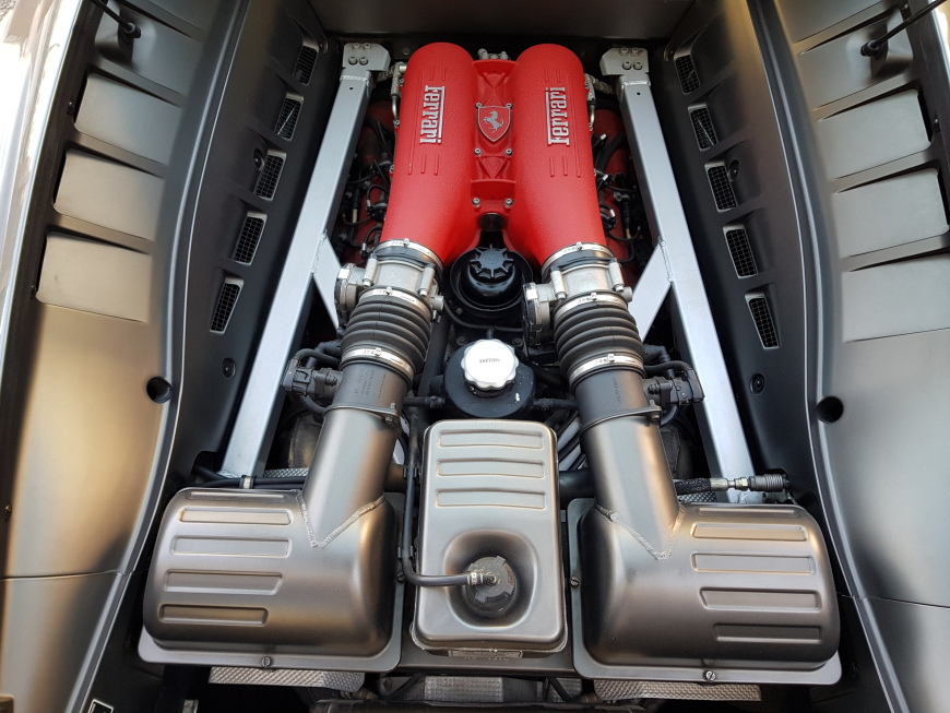 Εγκατάσταση R/CD Pioneer & Ηχείων Focal σε Ferrari F-430