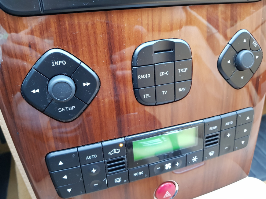 Εγκατάσταση Video input, Tv tuner & Rear Camera σε Maserati Quattroporte