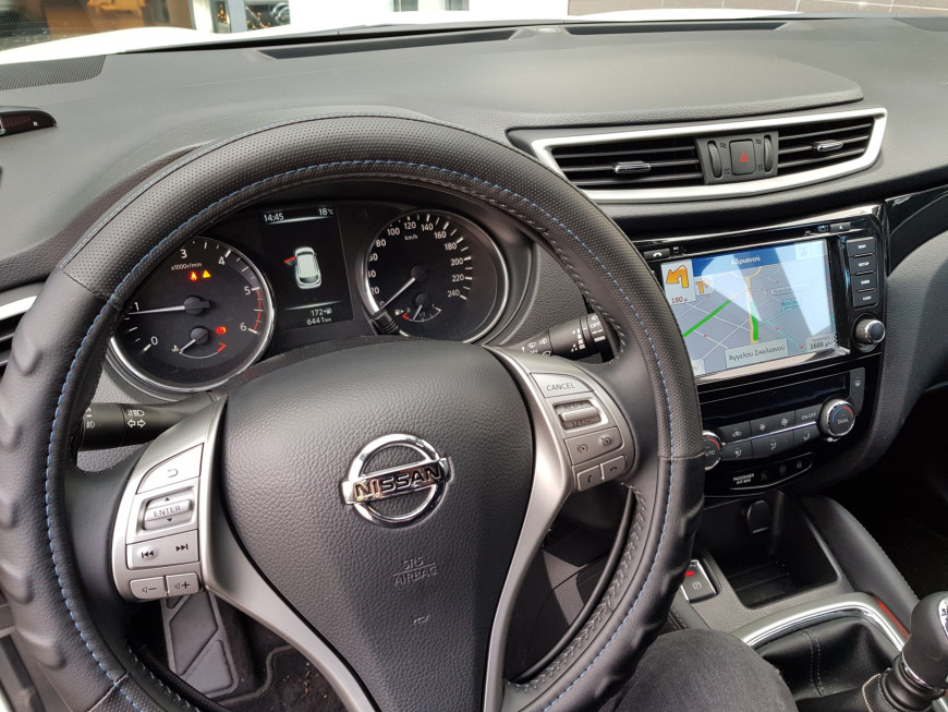 Εγκατάσταση οθόνης σε Nissan Qashqai.