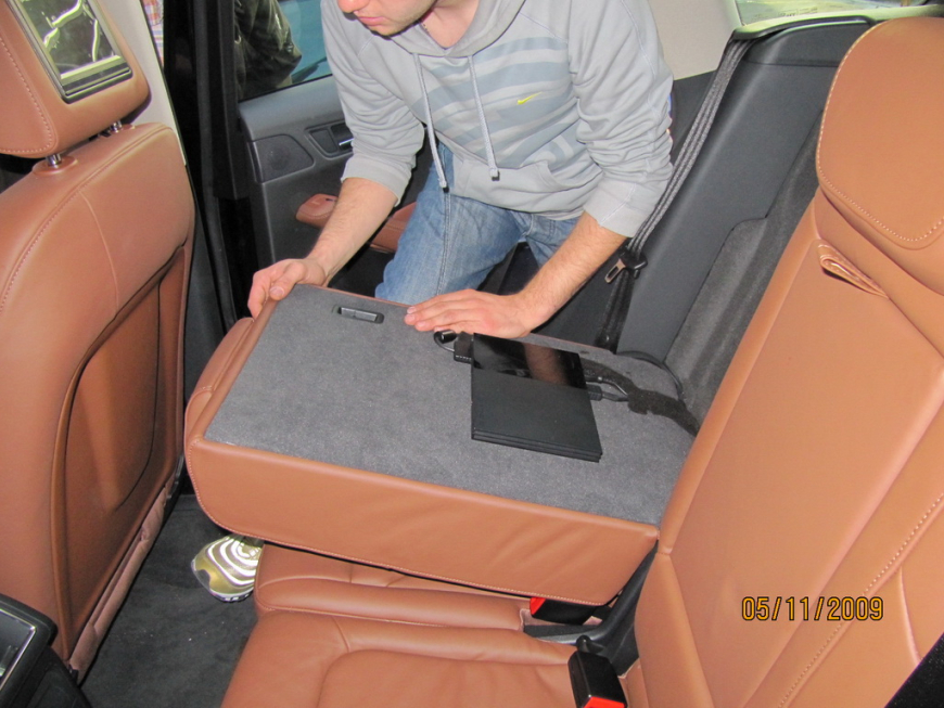 Εγκατάσταση οθονών Veba και κονσόλας PlayStation σε Audi Q5