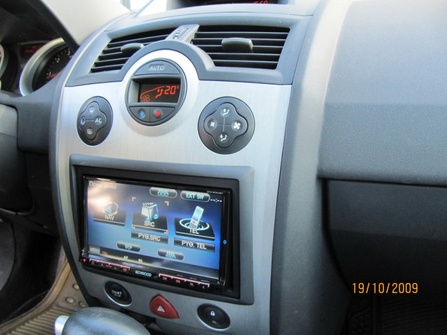 Εγκατάσταση οθόνης 2Din Kenwood σε Renault Megane