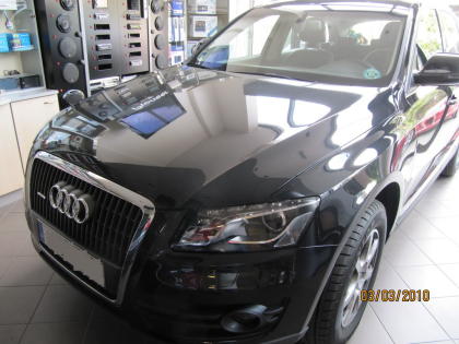 Τοποθέτηση interface στην εργοστασιακή οθόνη του Αudi​​​​​​​ Q5, για την δημιουργία εισόδου εικόνας και ήχου