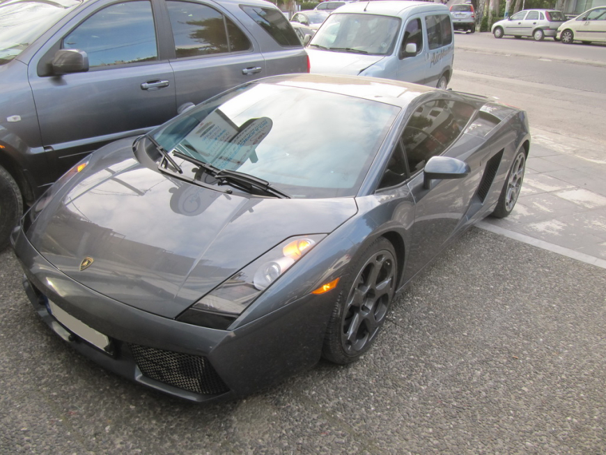 Εγκατάσταση 2Din Kenwood οθόνης,Rear Camera & Ηχητική αναβάθμιση σε Lamborghini Gallardo 