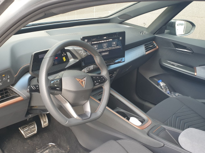 Εγκατάσταση εργοστασιακού PDC (Parking Sensor) & Rear Camera σε  Seat Cupra Born.