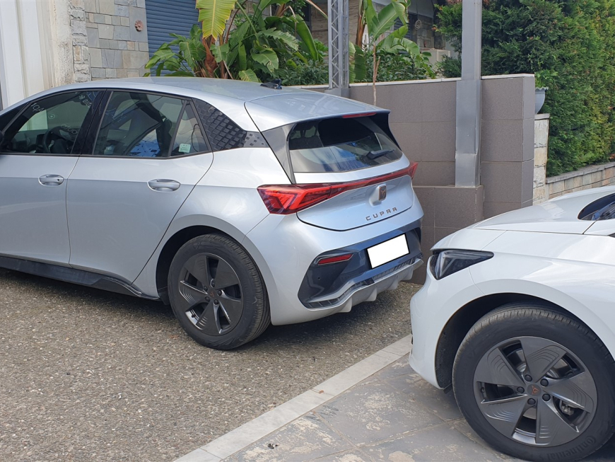 Εγκατάσταση εργοστασιακού PDC (Parking Sensor) & Rear Camera σε  Seat Cupra Born.