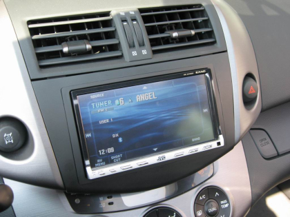 Εγκατάσταση οθόνης 2Din JVC σε Toyota Rav-4