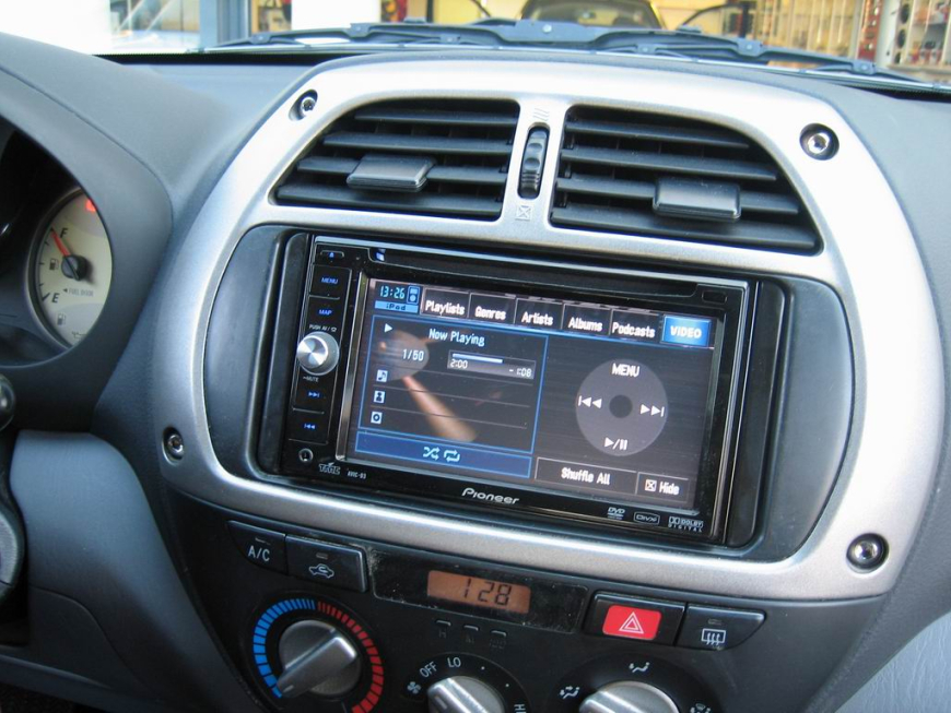 Εγκατάσταση οθόνης 2Din Pioneer σε Toyota Rav-4