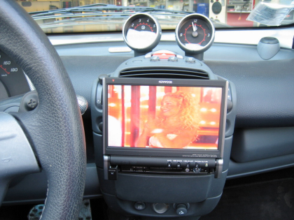 Εγκατάσταση οθόνης 1Din Kenwood σε Smart Brabus