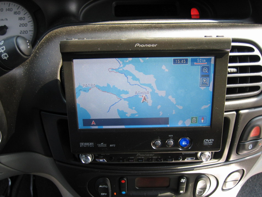 Εγκατάσταση οθόνης 1Din Pioneer & Αισθητήρων παρκαρίσματος σε Renault Scenic