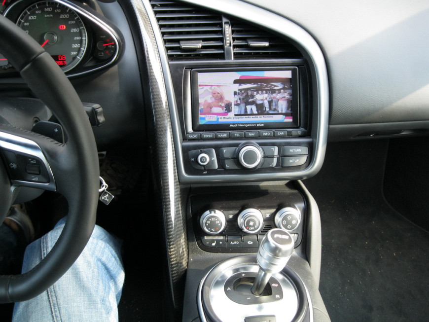 Audi R8. Video input, TV Tuner, Camera, Unlock.