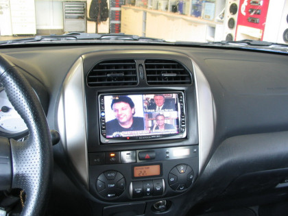 Εγκατάσταση οθόνης 2Din Kenwood σε Toyota RAV-4.