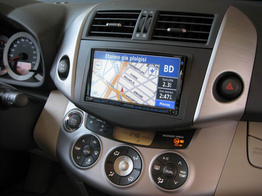 Εγκατάσταση οθόνης 2Din Kenwood σε Toyota Rav-4.