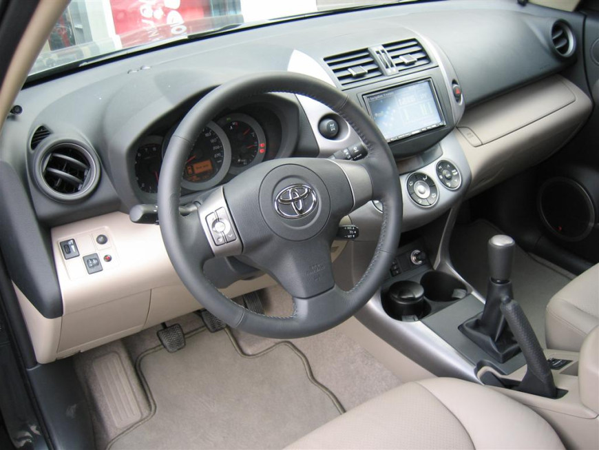 Εγκατάσταση οθόνης 2Din Kenwood σε Toyota Rav-4