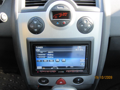 Εγκατάσταση οθόνης 2Din Kenwood σε Renault Megane