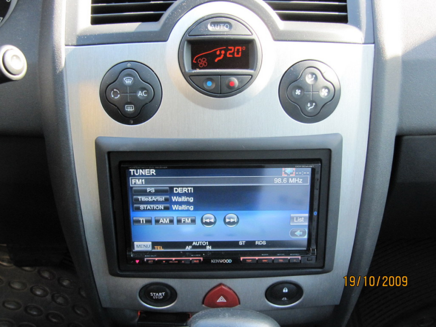 Εγκατάσταση οθόνης 2Din Kenwood σε Renault Megane