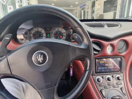 Αναβάθμιση Maserati 4200 GT: Εγκατάσταση Οθόνης Multimedia 7'' με Apple CarPlay & Android Auto
