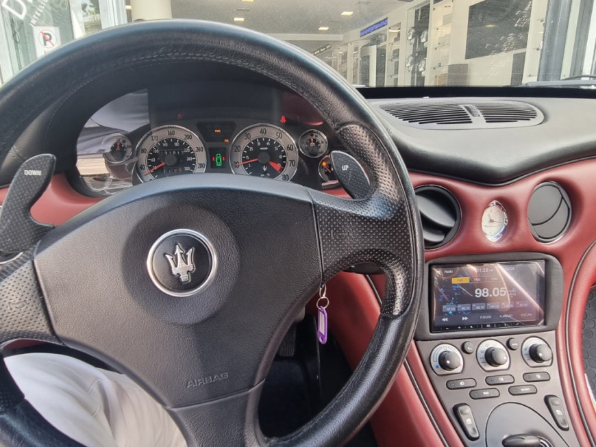 Αναβάθμιση Maserati 4200 GT: Εγκατάσταση Οθόνης Multimedia 7'' με Apple CarPlay & Android Auto