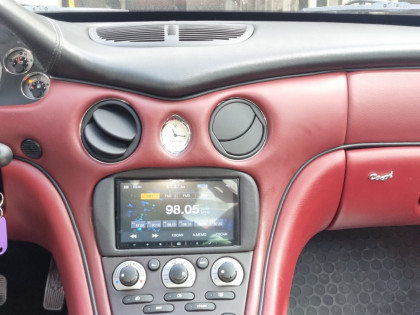 Αναβάθμιση Maserati 4200 GT: Εγκατάσταση Οθόνης Multimedia 7'' με Apple CarPlay & Android Auto