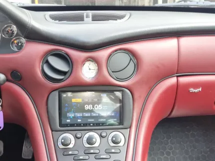 Αναβάθμιση Maserati 4200 GT: Εγκατάσταση Οθόνης Multimedia 7'' με Apple CarPlay & Android Auto