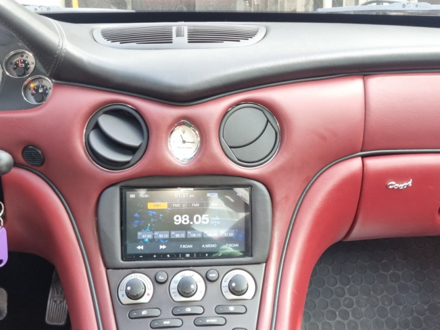 Αναβάθμιση Maserati 4200 GT: Εγκατάσταση Οθόνης Multimedia 7'' με Apple CarPlay & Android Auto