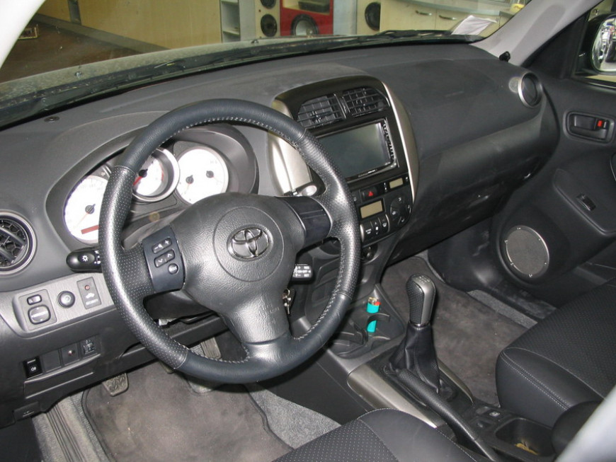 Εγκατάσταση οθόνης 2Din Kenwood σε Toyota RAV-4.