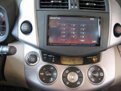 Εγκατάσταση οθόνης 2Din Kenwood σε Toyota Rav-4.