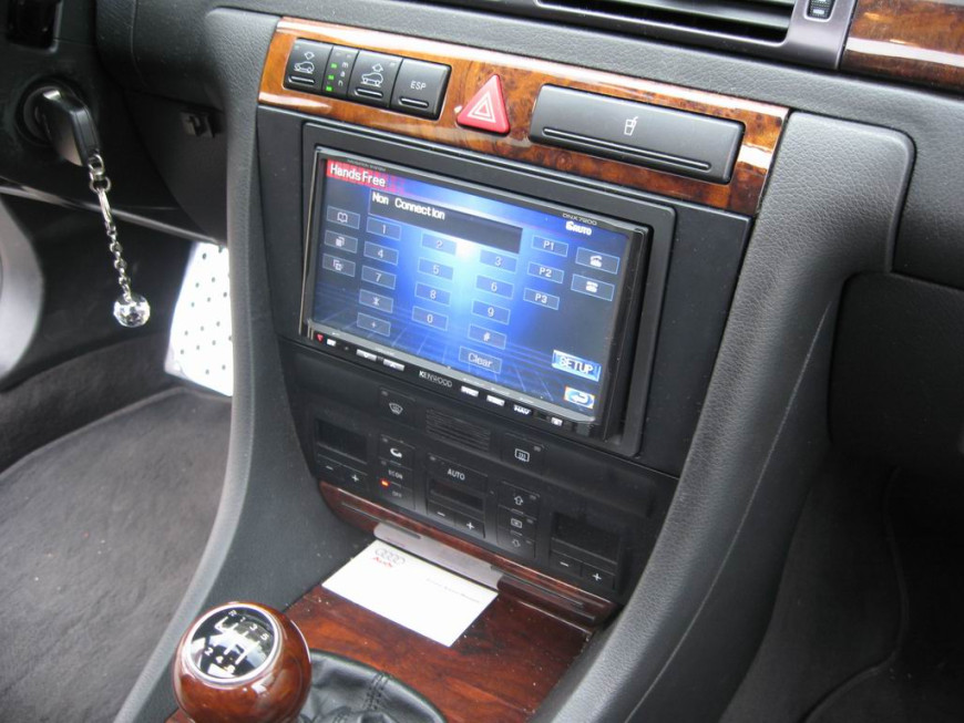Εγκατάσταση οθόνης 2Din Kenwood σε Audi Allroad