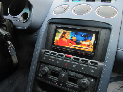 Εγκατάσταση 2Din Kenwood οθόνης,Rear Camera & Ηχητική αναβάθμιση σε Lamborghini Gallardo 