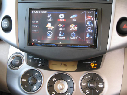 Εγκατάσταση οθόνης 2Din Kenwood σε Toyota Rav-4.