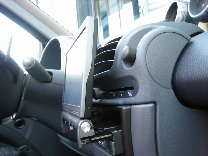 Εγκατάσταση οθόνης 1Din Kenwood σε Smart Brabus