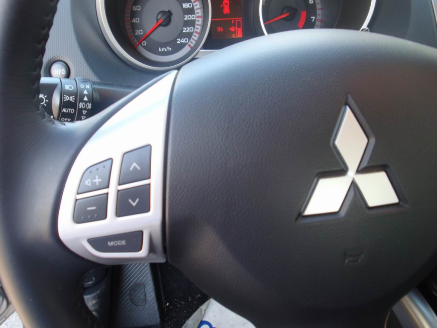 Εγκατάσταση οθόνης 2Din Kenwood σε Mitsubishi Outlander 2009