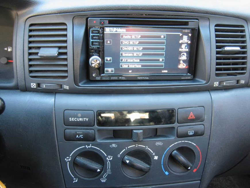 Εγκατάσταση οθόνης 2Din Kenwood σε Toyota Corolla
