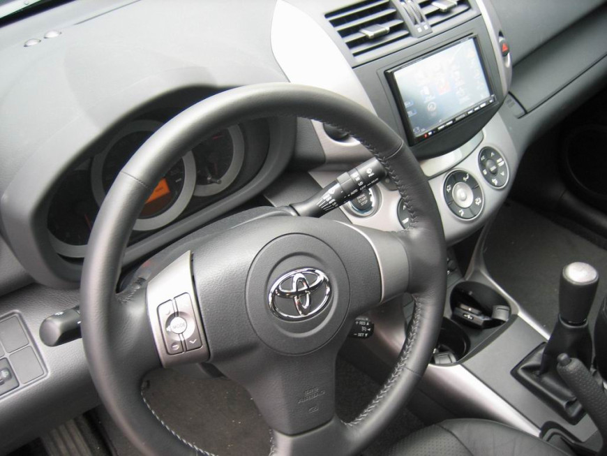 Εγκατάσταση οθόνης 2Din Kenwood σε Toyota Rav-4.
