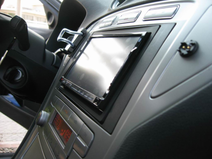 Εγκατάσταση οθόνης 2Din Kenwood σε Ford Mondeo