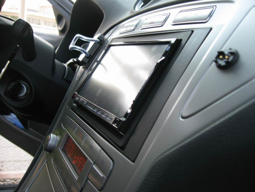 Εγκατάσταση οθόνης 2Din Kenwood σε Ford Mondeo