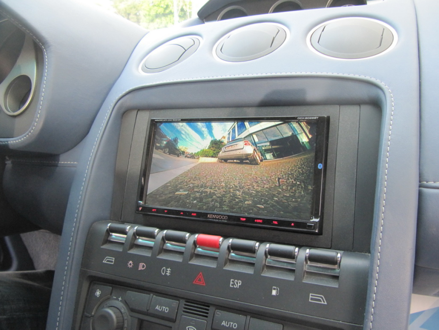 Εγκατάσταση 2Din Kenwood οθόνης,Rear Camera & Ηχητική αναβάθμιση σε Lamborghini Gallardo 